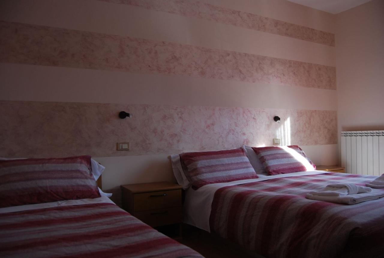 Hotel Iscla Едоло Екстериор снимка